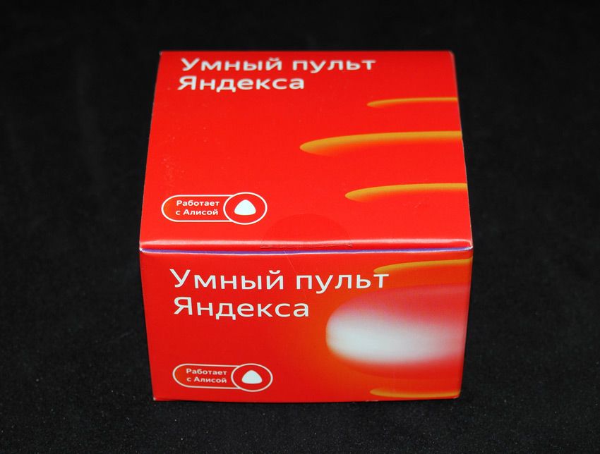 Коробка от умного пульта Яндекс