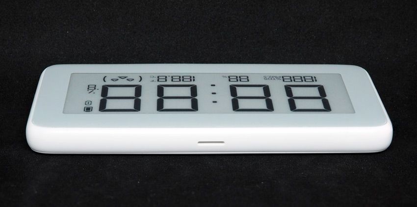 Вид сбоку на часы Xiaomi с датчиком температуры