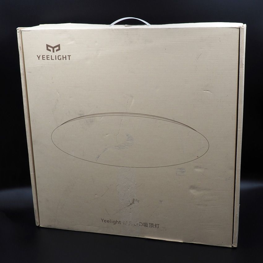 Коробка от умной лампы Xiaomi Yeelight